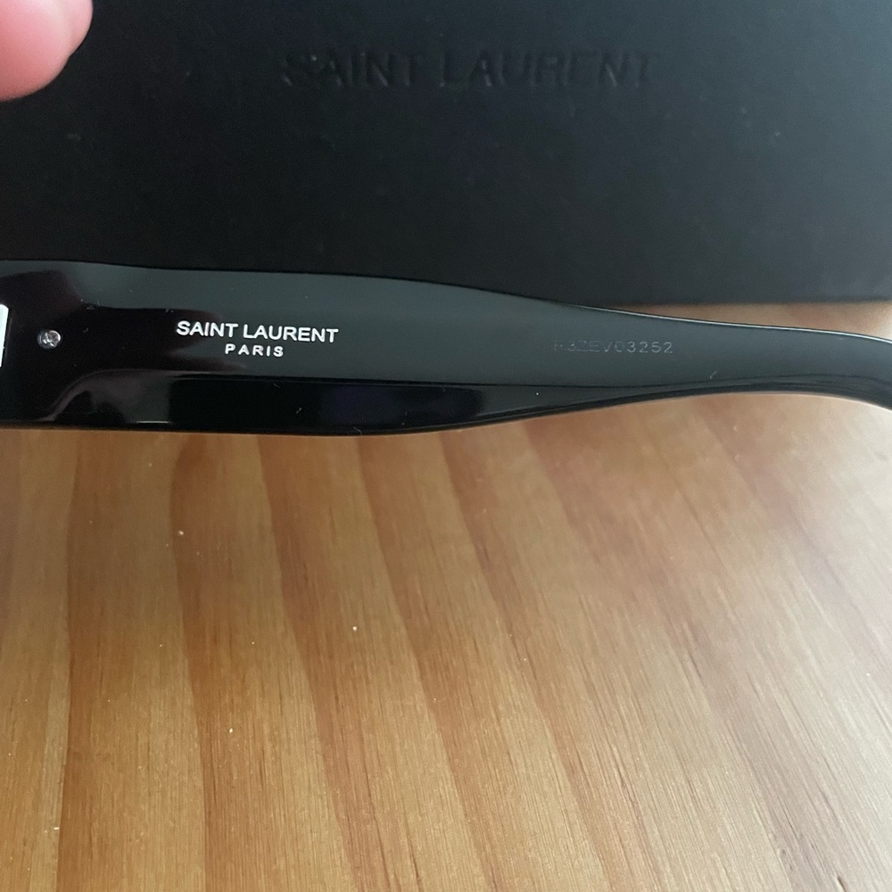 Saint Laurent Classic Black Cat-Eye Sunglasses - Picture 3 of 4